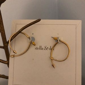 Stella & Dot gold earrings